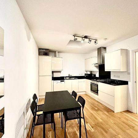 137 Guest House Camden Town ลอนดอน ภายนอก รูปภาพ