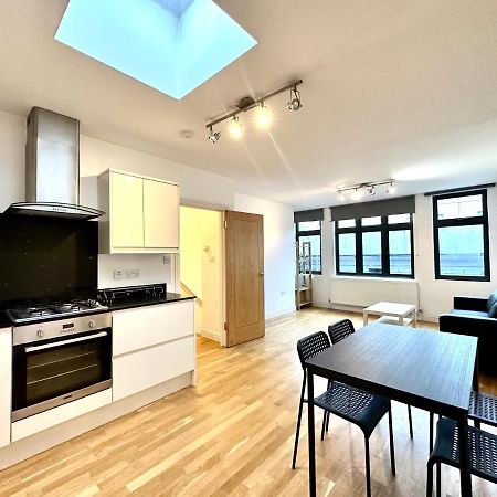 137 Guest House Camden Town ลอนดอน ภายนอก รูปภาพ