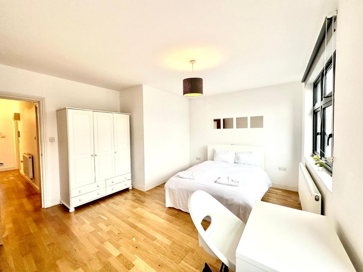 137 Guest House Camden Town ลอนดอน ภายนอก รูปภาพ