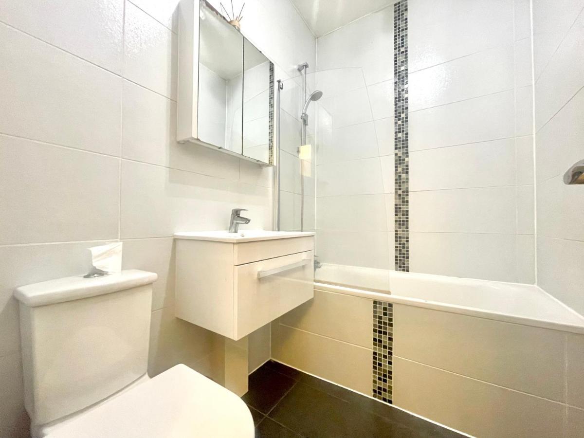 137 Guest House Camden Town ลอนดอน ภายนอก รูปภาพ