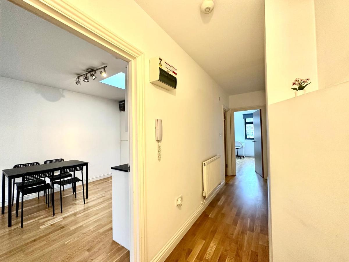 137 Guest House Camden Town ลอนดอน ภายนอก รูปภาพ