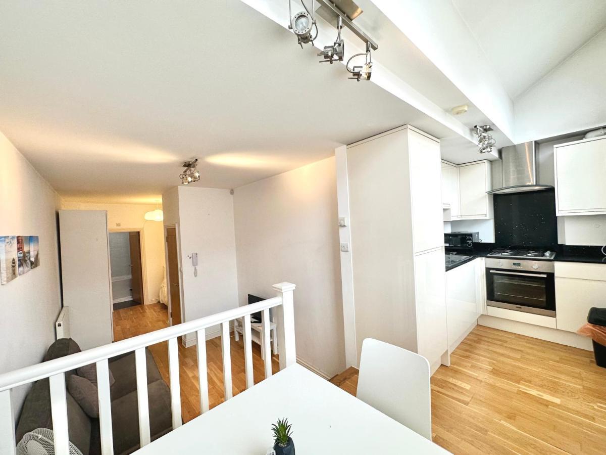 137 Guest House Camden Town ลอนดอน ภายนอก รูปภาพ